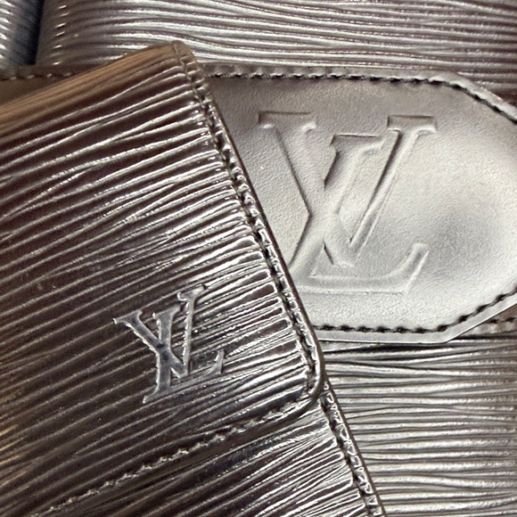 Louis Vuitton Sac d’Epaule Bucket Bag w/ Epi leather wallet - Picture 2 of 16